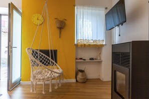 Apartment, 1 Bedroom, Kitchen | Living area | Flat-screen TV - Casa Argo Guest House (Bisaccia)