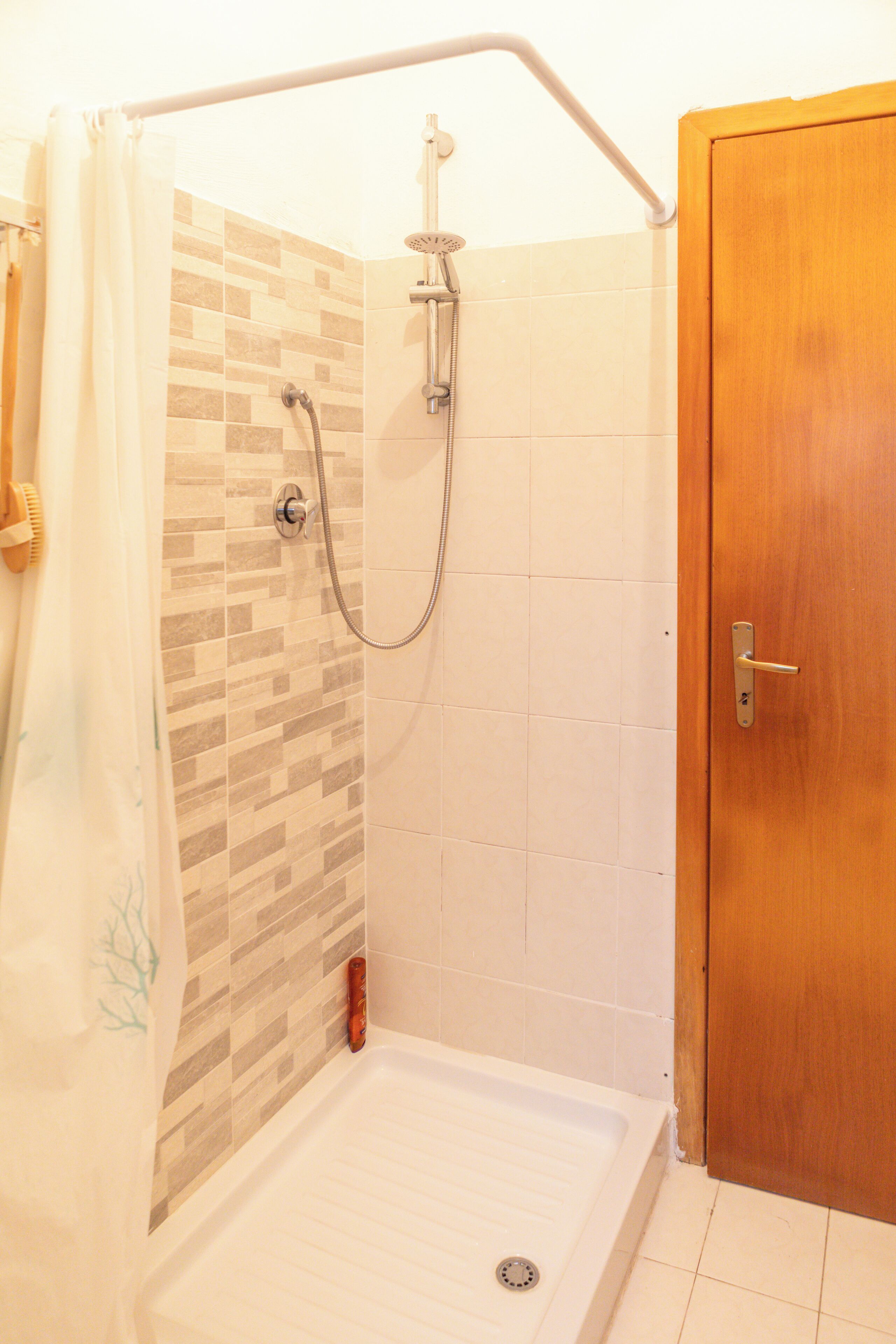 Ferienhaus, 2 Schlafzimmer, Terrasse, Bergseite | Badezimmer | Dusche, Haartrockner, Handtücher