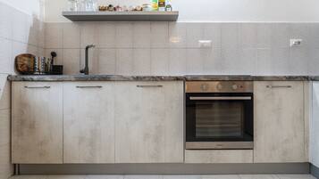 Casa, 2 camere da letto, terrazzo, lato montagna | Cucina privata | Frigorifero, forno, piano cottura, pentole/stoviglie/utensili