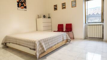 Casa, 2 camere da letto, terrazzo, lato montagna | 2 camere, ferro/asse da stiro, Wi-Fi gratuito