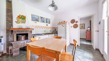 Villa, 2 Bedrooms, Balcony, Sea View | Private kitchen | Fridge, microwave, stovetop, electric kettle