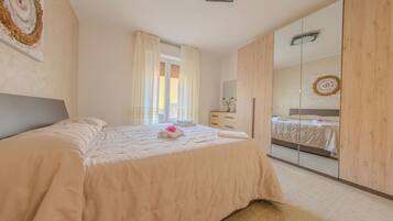 Hus, 4 soverom, terrasse, fjellutsikt | 4 soverom, wi-fi (inkludert) og sengetøy