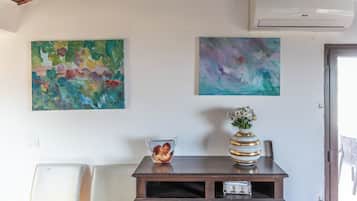 Casa, 2 habitaciones, balcón | Cocina privada | Refrigerador, microondas, horno y parrilla de estufa