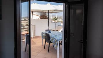 Maison, 2 chambres, balcon | Terrasse/Patio