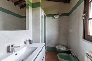 House, 1 Bedroom, Private Pool | Bathroom | Shower, hair dryer, towels