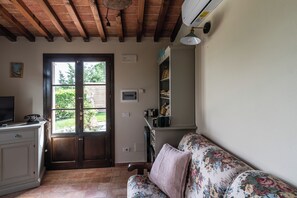 Maison, 1 chambre, piscine privée | Coin séjour | Télévision à écran plat