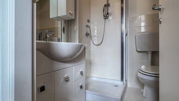 Apartment, 1 Bedroom, Balcony | Bathroom | Shower, towels, toilet paper