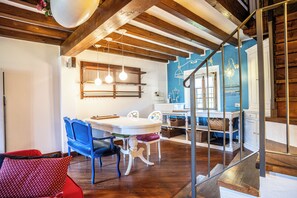 32-Zoll-Flachbildfernseher mit Kabelempfang, Fernseher