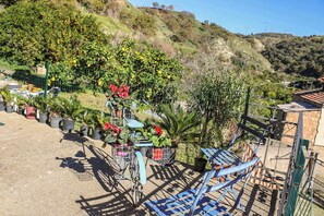 House, 2 Bedrooms, Balcony, Courtyard Area | Terrace/patio