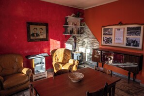 House, 2 Bedrooms, Balcony | Living area | Flat-screen TV - La Vecchia Cascina (Atena Lucana)