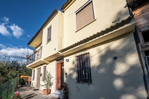 Front of property - La Vecchia Cascina (Atena Lucana)