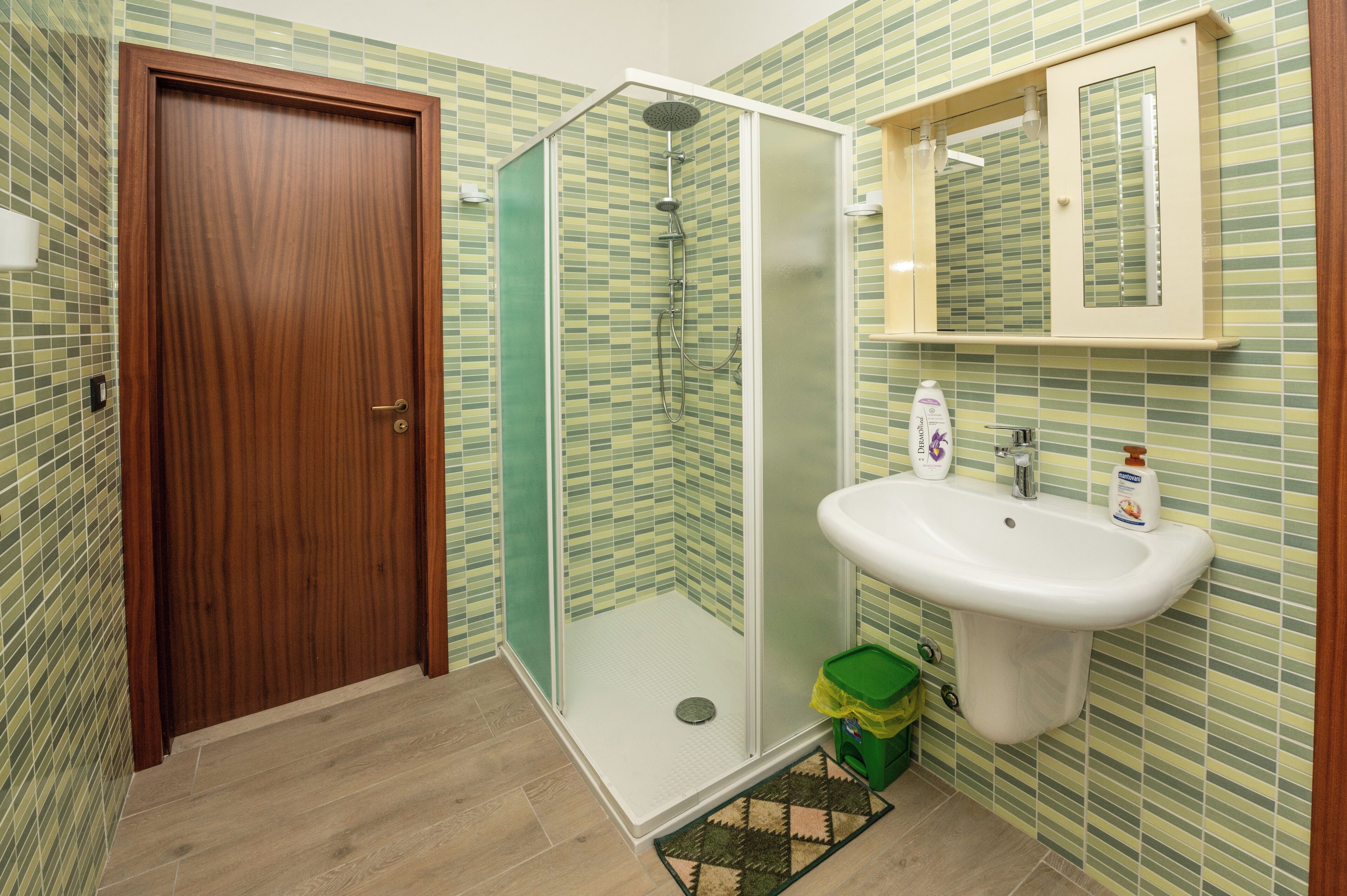 House, 2 Bedrooms, Balcony | Bathroom | Shower, towels, toilet paper