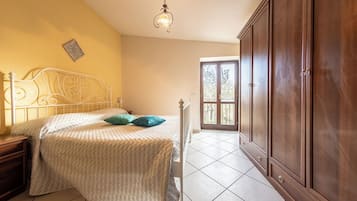 House, 1 Bedroom, Balcony | 1 bedroom, iron/ironing board, free WiFi