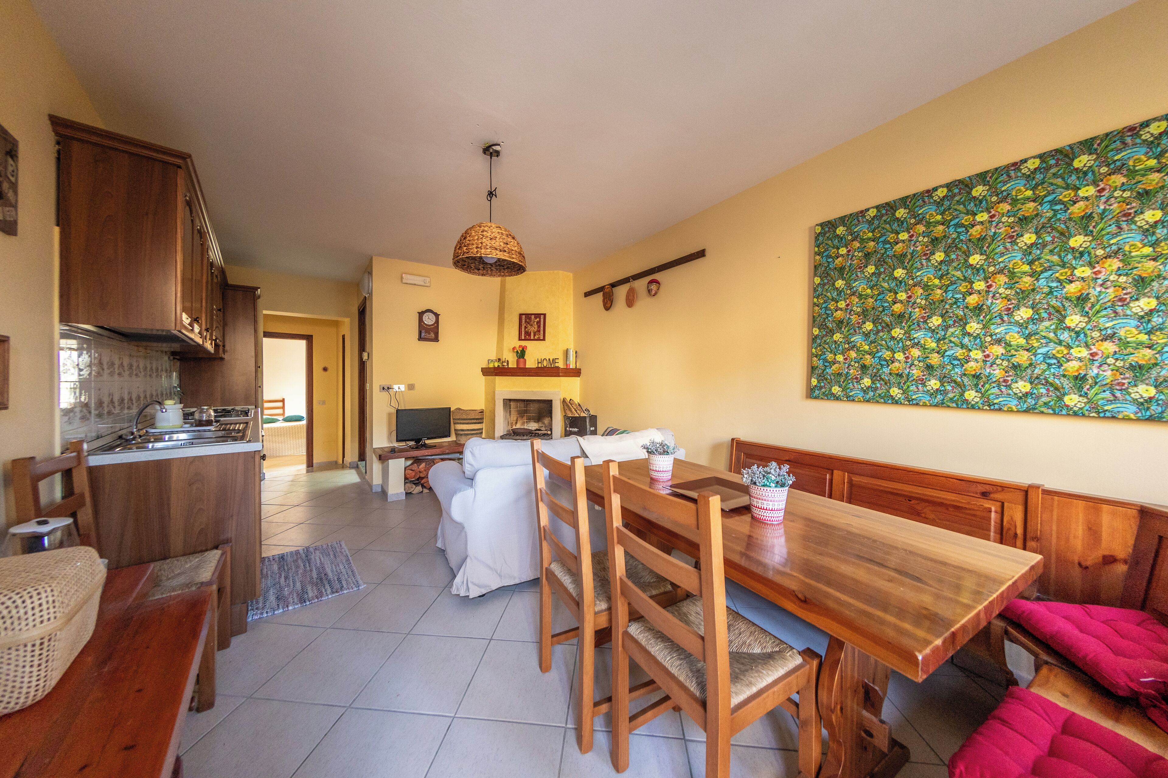 Apartment, 1 Bedroom, Balcony | Dining room