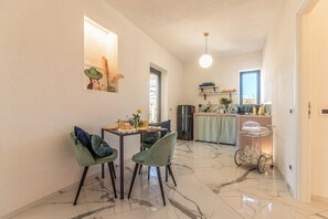 Villa, 3 soverom, privat basseng | Oppholdsområde | Flatskjerm-TV