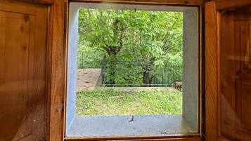 House, 2 Bedrooms, Balcony | Private kitchen | Fridge, oven, stovetop, electric kettle