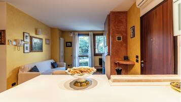 Apartemen, 2 kamar tidur, dapur | Dapur pribadi | Lemari es, oven, kompor, dan ketel listrik