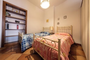 Apartment, 2 Bedrooms, Balcony | 2 bedrooms, desk, free WiFi, bed sheets - Casa Corte (Montemarano)