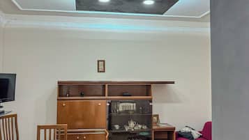 Chalet, 2 camere da letto, terrazzo | Area soggiorno | TV a schermo piatto