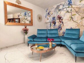 House, 2 Bedrooms, Patio | Living area | Flat-screen TV - La Giulietta (Tortorella)