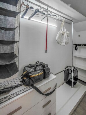 Apartment, 2 Bedrooms, Terrace | Wardrobe - Appartamento vicino al Centro Storico e al Mare (Agropoli)