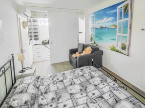 Căn hộ, 2 phòng ngủ, hiên | 2 phòng ngủ, bàn, truy cập Internet không dây miễn phí 