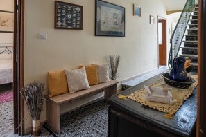 Hus, 2 soverom, badstue | Oppholdsområde | Flatskjerm-TV