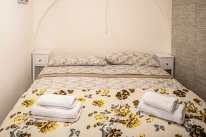 Apartamento, 1 quarto, no pátio | 1 quarto, Wi-Fi de cortesia