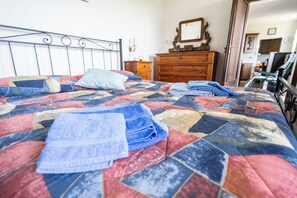 Rumah, 1 kamar tidur, balkon | 1 kamar tidur, meja kerja, setrika/meja setrika, dan Wi-Fi gratis