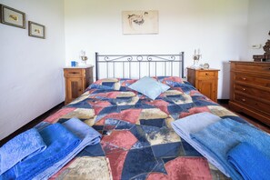 Casa, 1 quarto, sacada | 1 quarto, escrivaninha, ferros/tábuas de passar roupa, Wi-Fi de cortesia