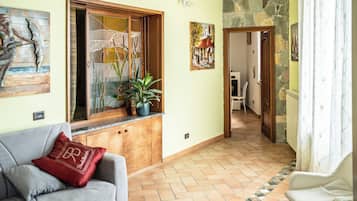 House, 3 Bedrooms, Mountainside | Living area