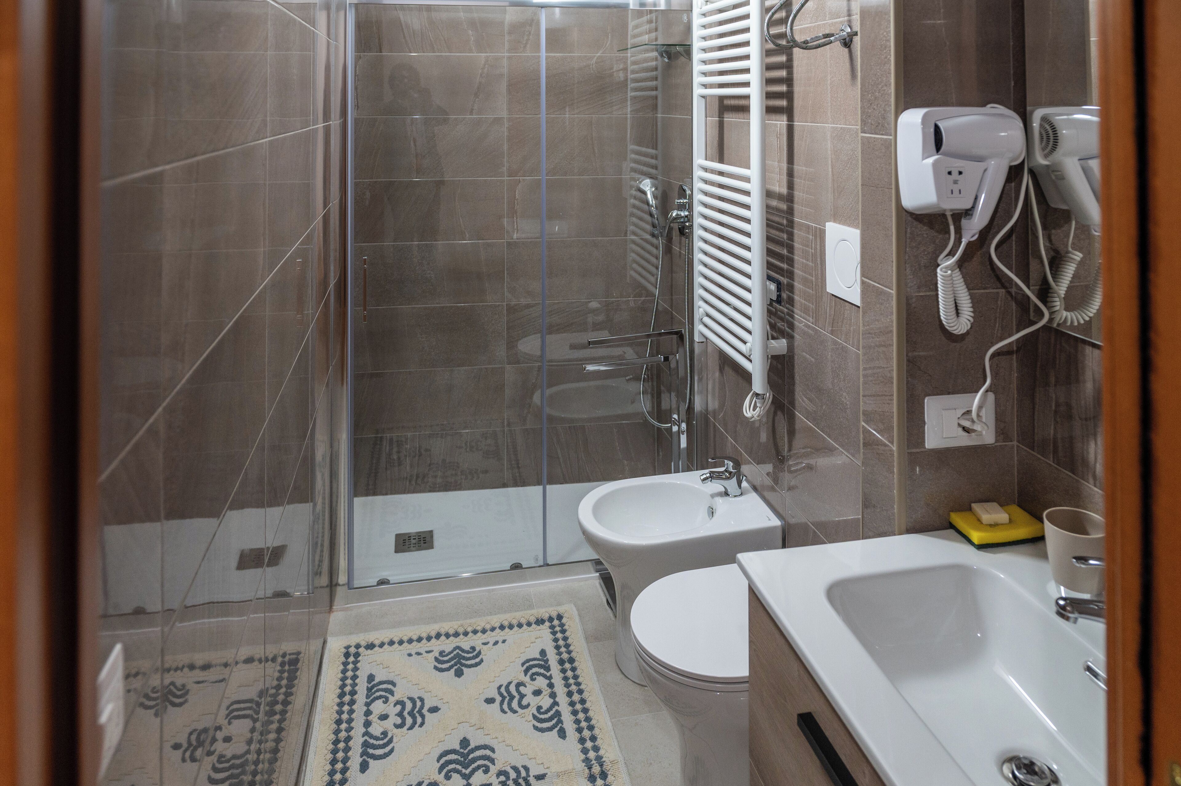 Appartement, 1 slaapkamer, keuken | Badkamer | Een douche, een haardroger, handdoeken