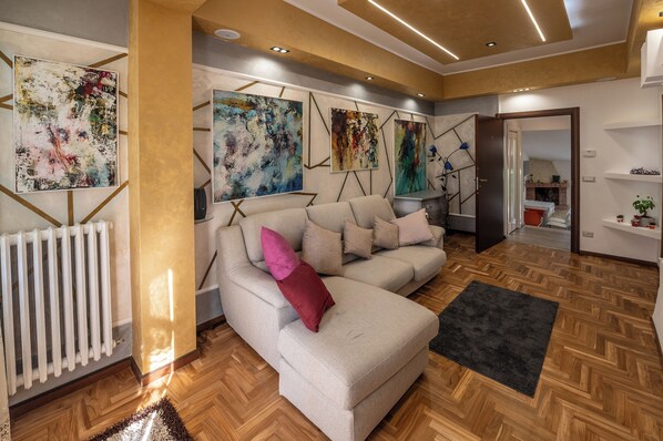 Apartment, 2 Bedrooms, Kitchen | Living area