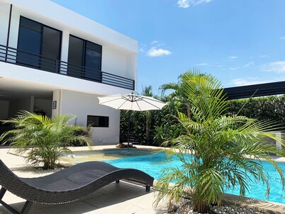 Country house with pool in Girardot