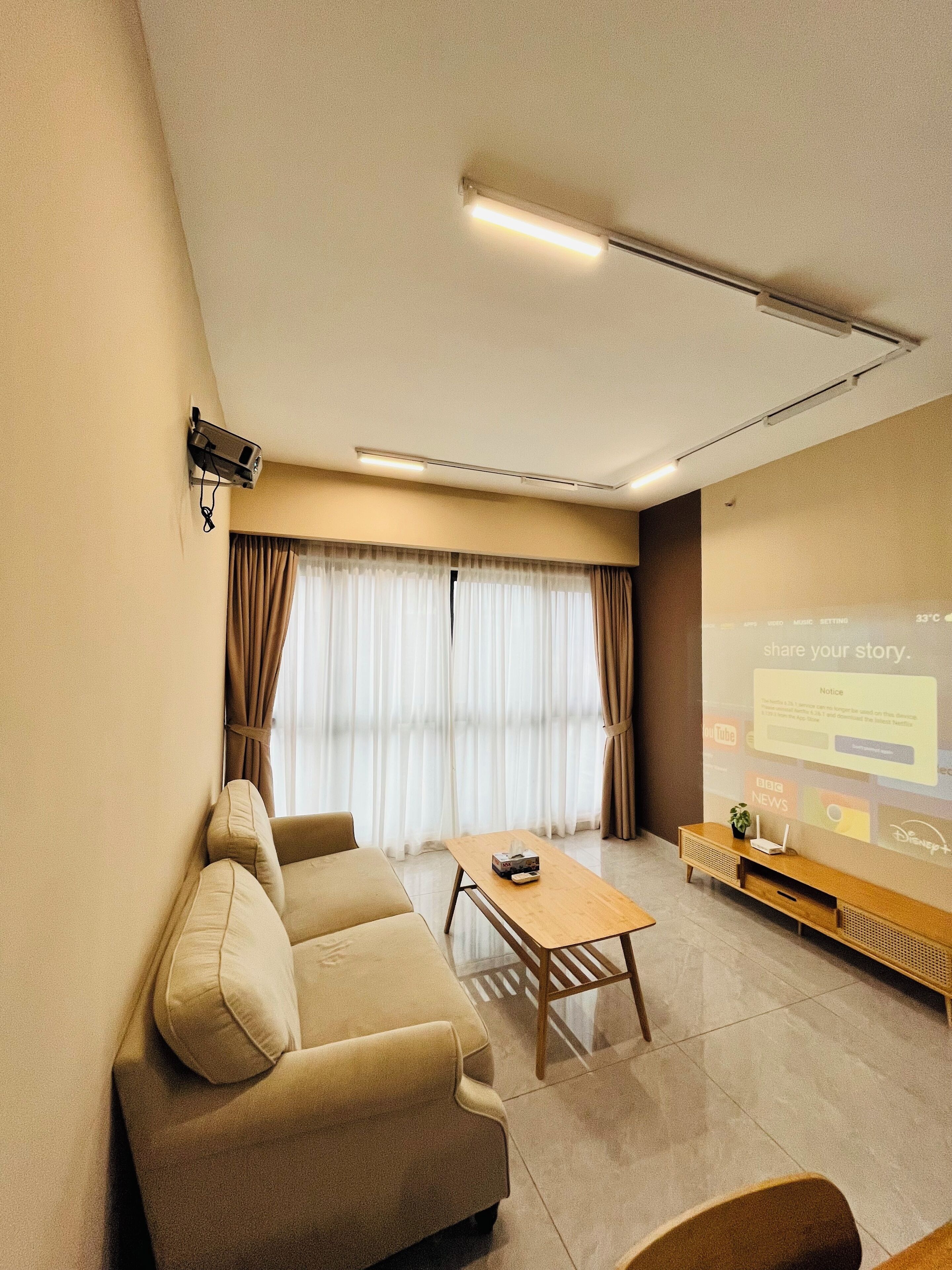 Căn hộ Cao cấp, 2 phòng ngủ, quang cảnh thành phố | Khu phòng khách | TV màn hình phẳng 43-inch có truyền hình cáp 