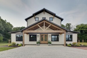 Exterior - Kouts Home: High-End Retreat in Secluded Setting (Kouts)