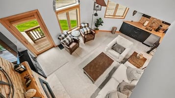 Televisión y chimenea