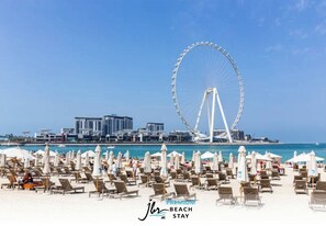 Plage, sable blanc, 5 bars de plage