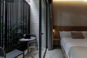 1 slaapkamer, een kluis op de kamer, een strijkplank/strijkijzer