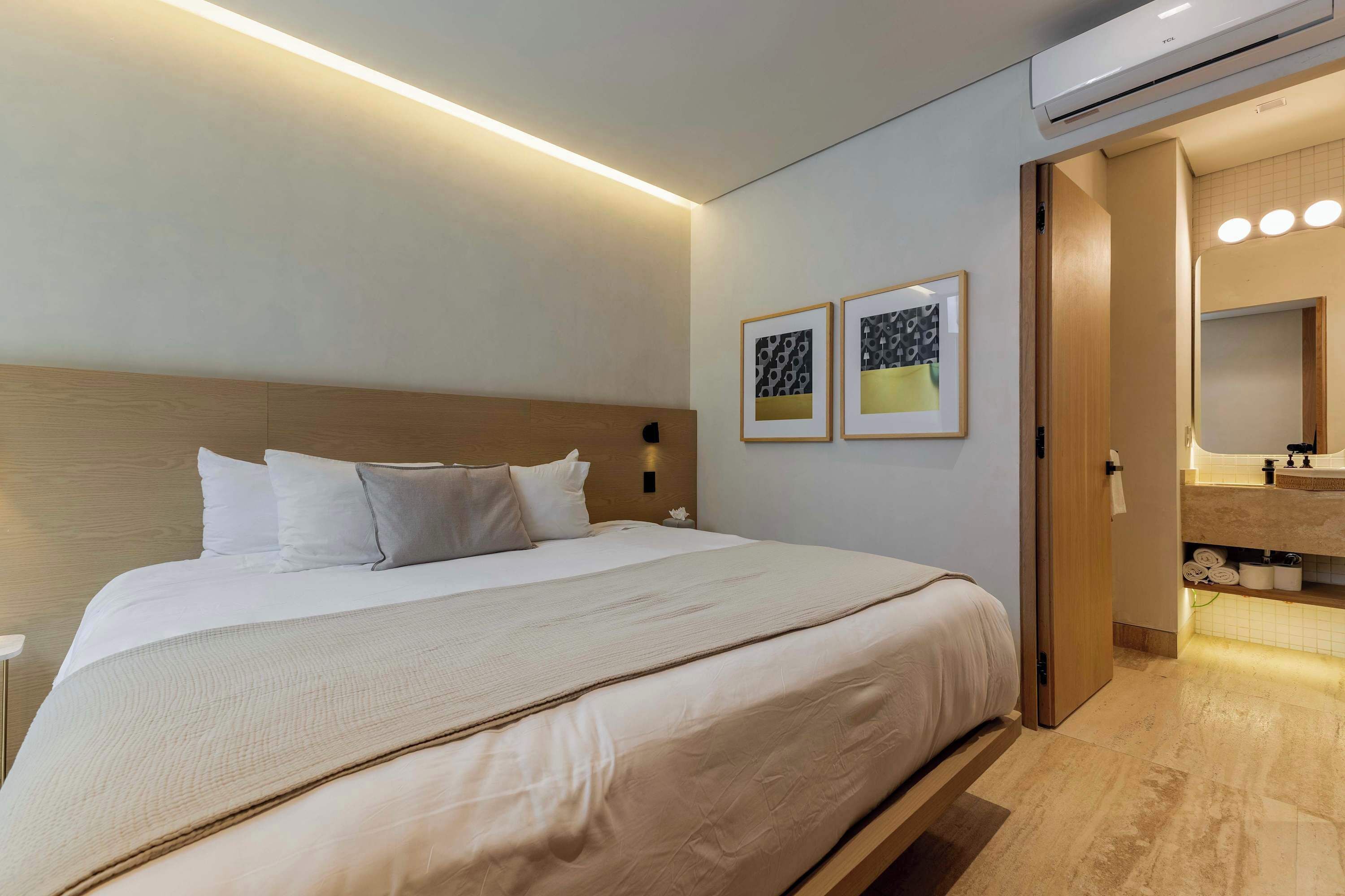 1 chambre, coffres-forts dans les chambres, fer et planche à repasser