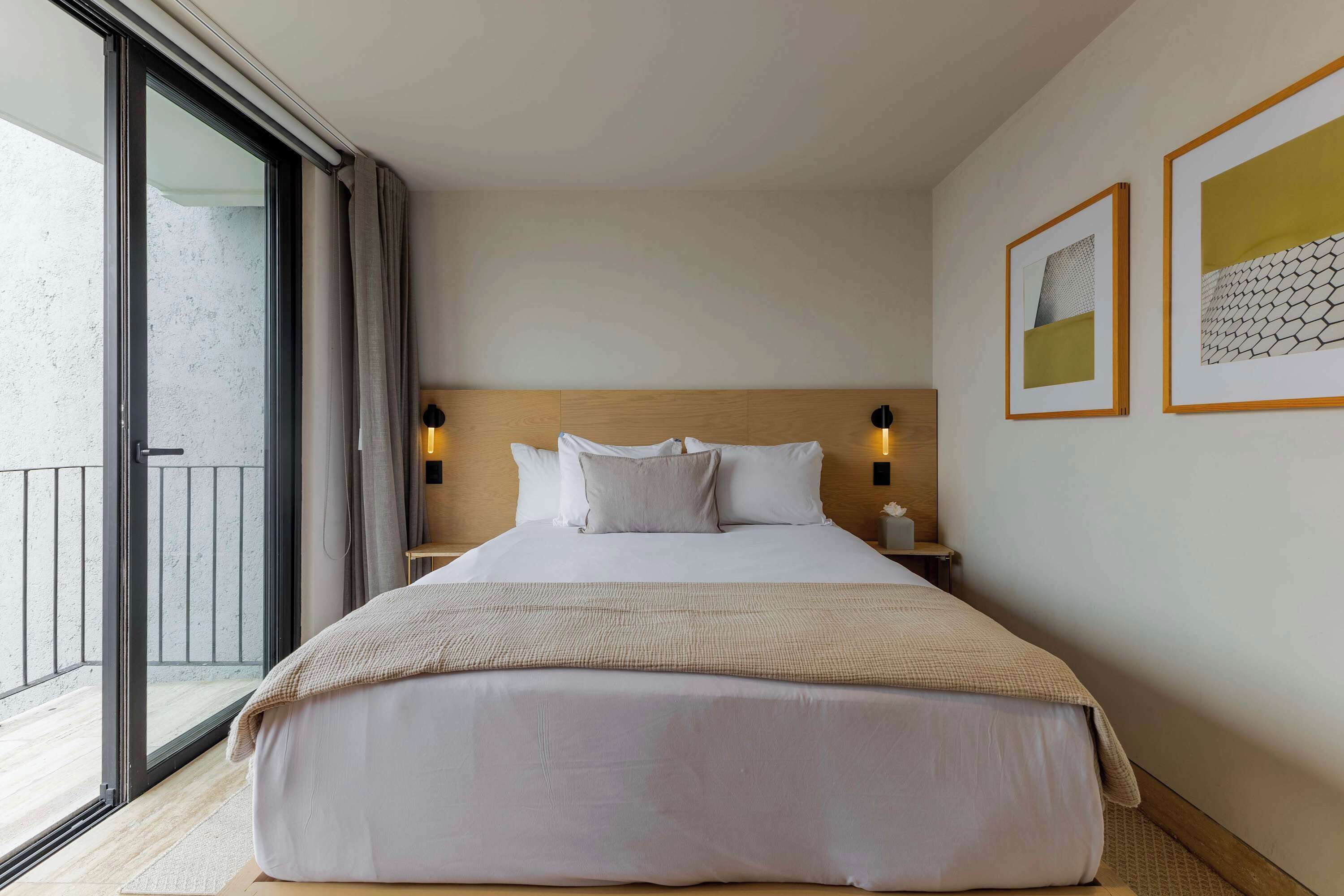 1 chambre, coffres-forts dans les chambres, fer et planche à repasser