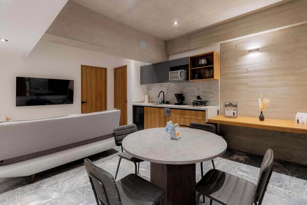 صورة غير مصنفة، 1 من 52، زرّ