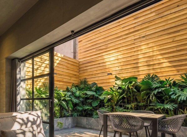 Interior - Capitalia | Comfort Patio Suite and Endless Air (Ciudad de México)