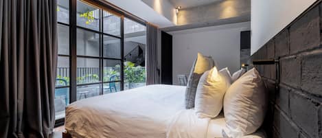 1 Schlafzimmer, Zimmersafe, Schreibtisch, Bügeleisen/Bügelbrett