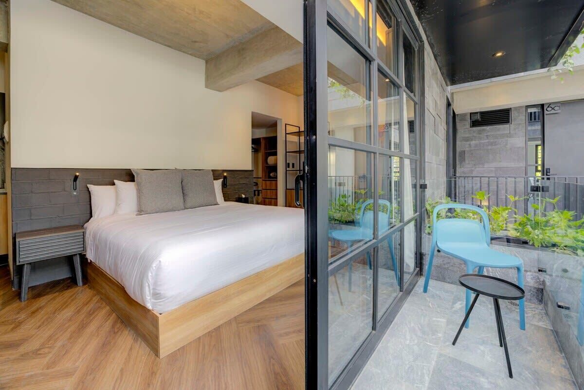 1 bedroom, in-room safe, desk, iron/ironing board