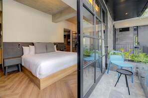 1 bedroom, in-room safe, desk, iron/ironing board