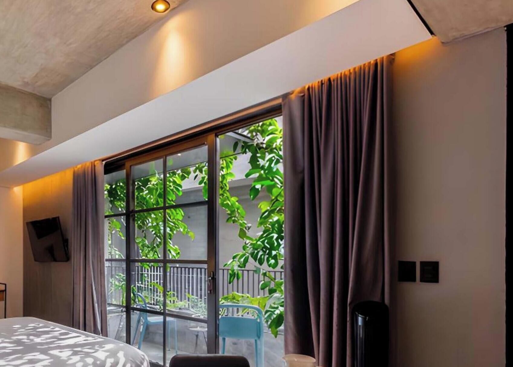 1 bedroom, in-room safe, desk, iron/ironing board