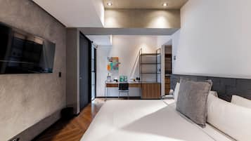 1 bedroom, in-room safe, desk, iron/ironing board