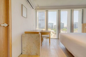 1 chambre, coffres-forts dans les chambres, bureau