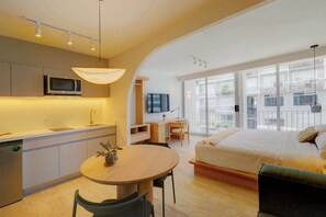 3 bedrooms, desk, iron/ironing board, travel cot - Group-Friendly: comfortable and accessible lockoff (Ciudad de México)